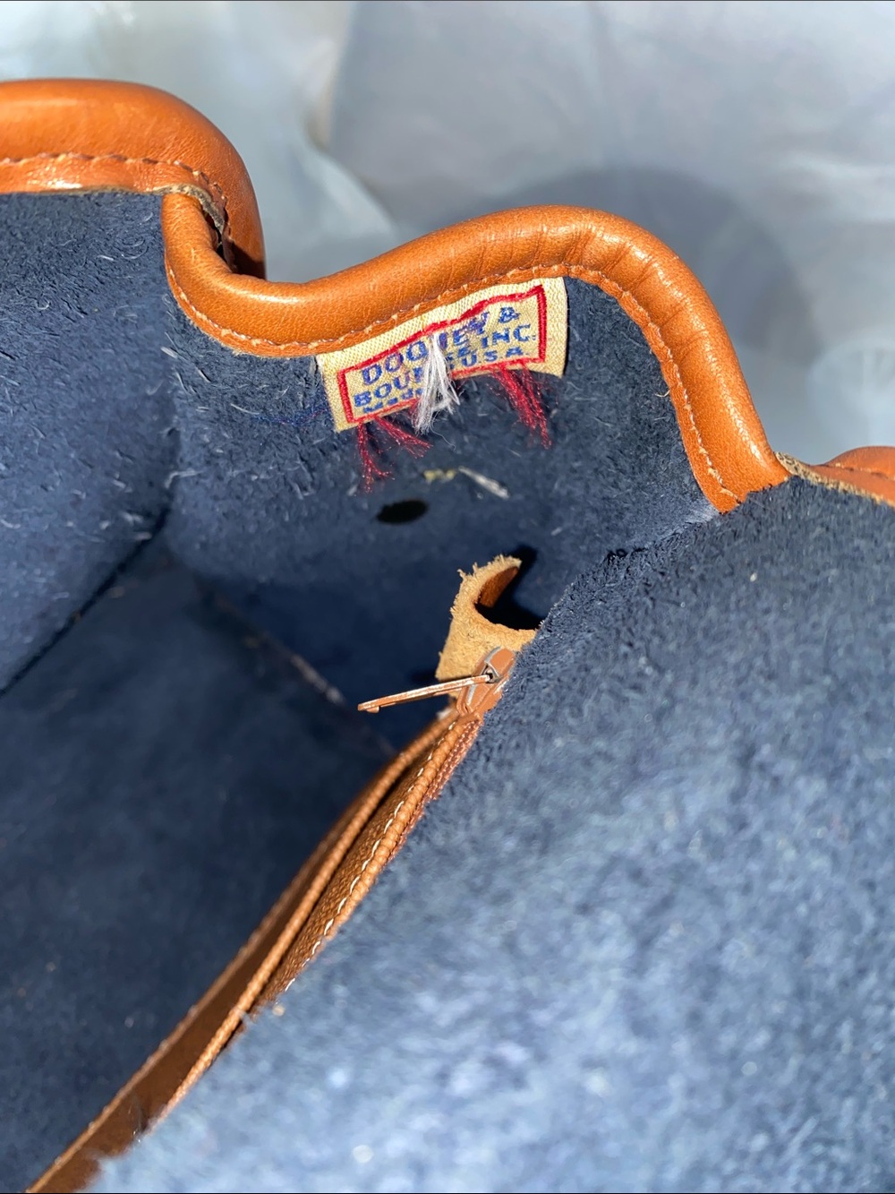 Vintage Dooney & Bourke Essex Navy Pebbled Leather Crossbody with Brown Trim - Picture 7 of 7